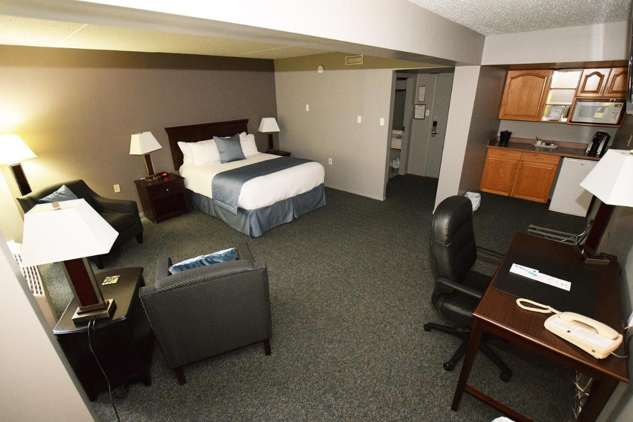 Lakeland Inn Hotel Cold Lake Εξωτερικό φωτογραφία