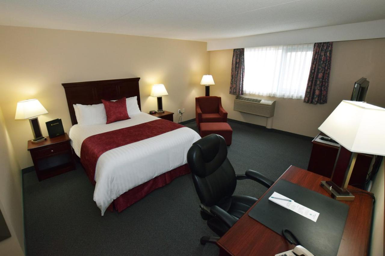 Lakeland Inn Hotel Cold Lake Εξωτερικό φωτογραφία