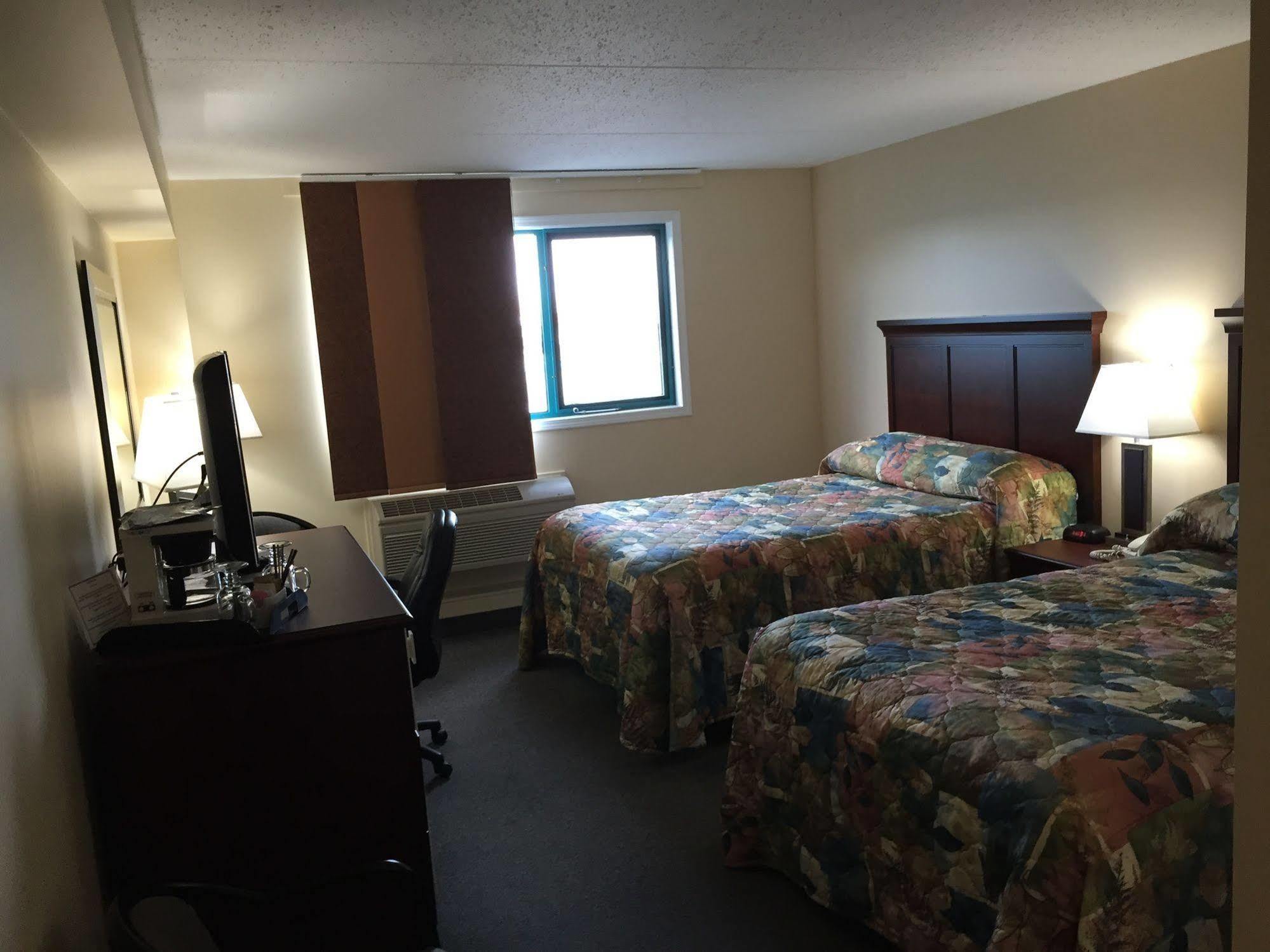 Lakeland Inn Hotel Cold Lake Εξωτερικό φωτογραφία