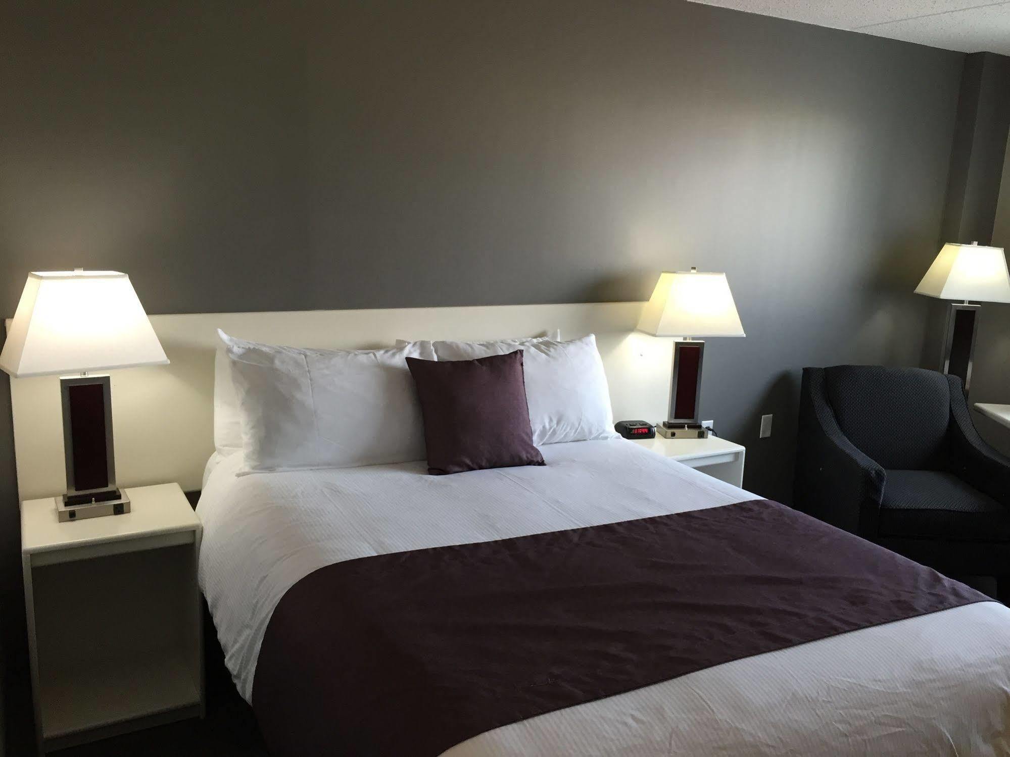 Lakeland Inn Hotel Cold Lake Εξωτερικό φωτογραφία