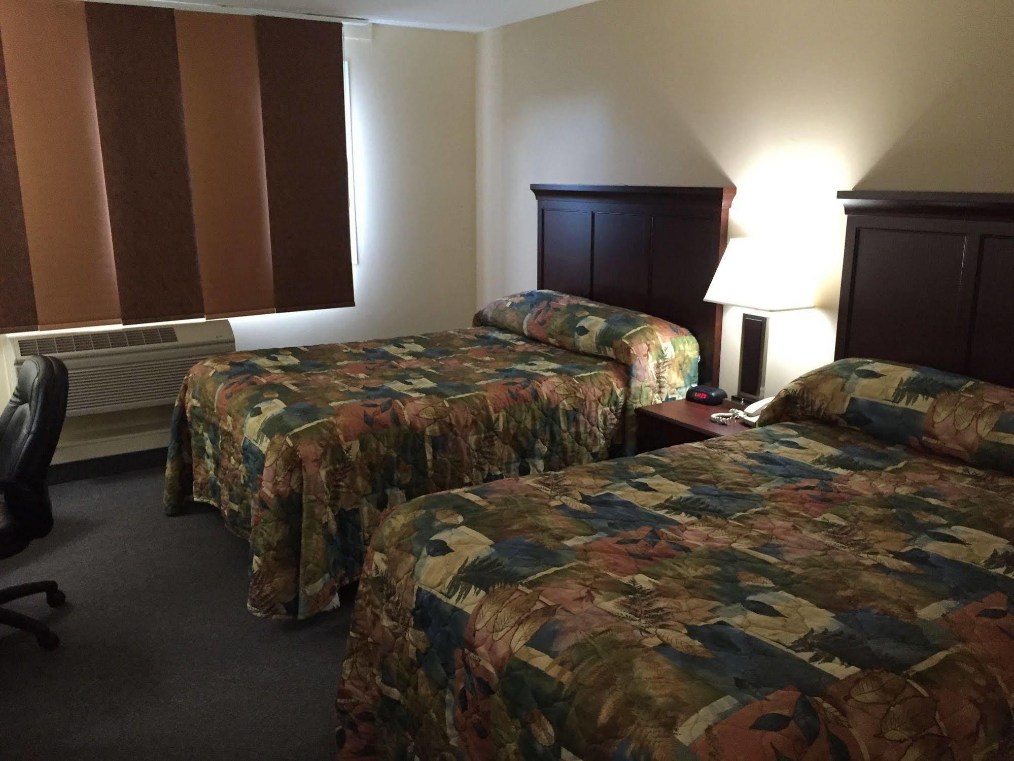 Lakeland Inn Hotel Cold Lake Εξωτερικό φωτογραφία